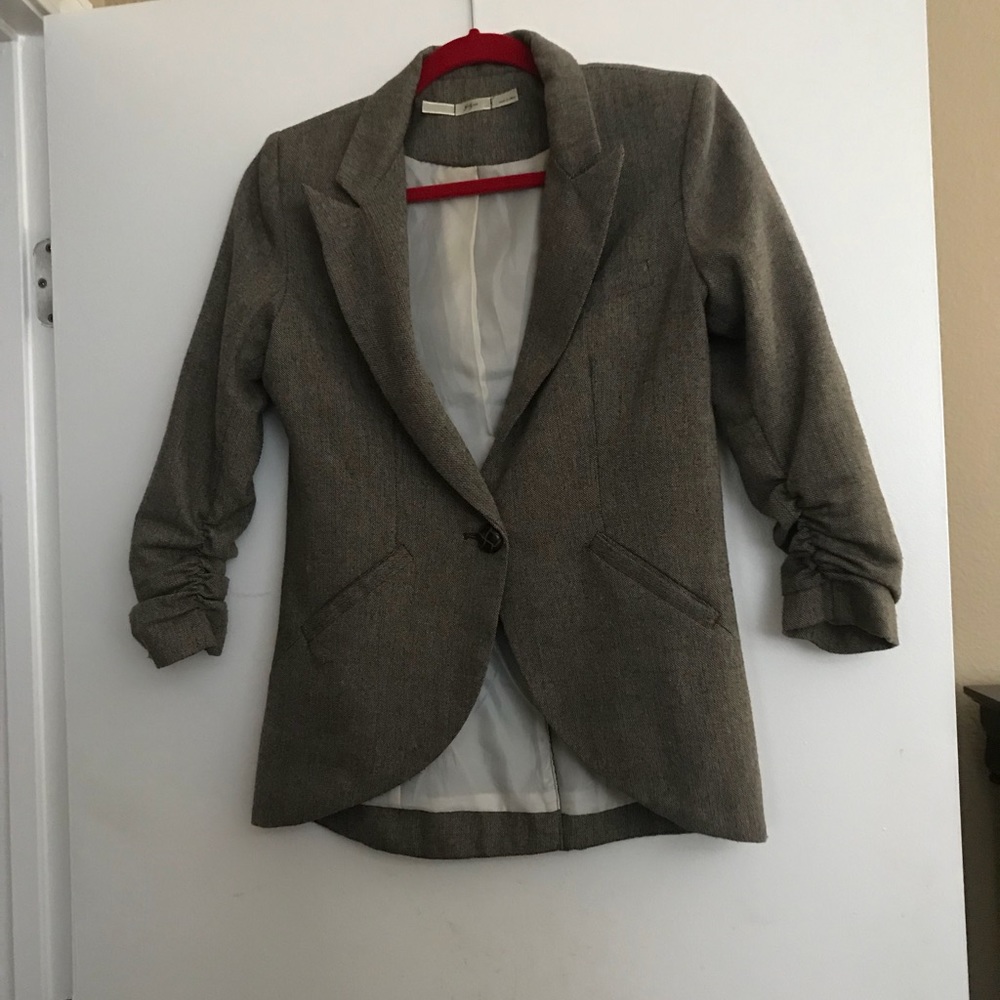 Classic one button Gibson blazer
